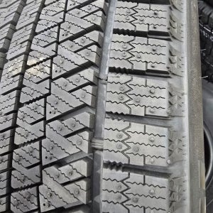 브릿지스톤 블리작 스노우타이어 245/45R19 275/40R19 1대분 보관 장착가능