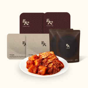 [교차세트] 거대곰탕 거대돼지국밥 김치 패키지 / 곰탕 + 국밥 + 곰탕김치 각 2팩
