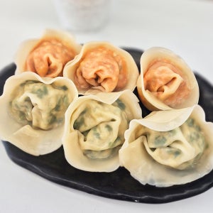 [수유손만두] 손으로 빚은 수제 고기 김치 냉동 왕만두 900g