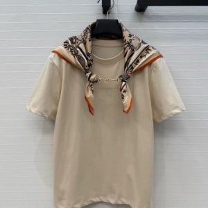해외 여성의류 메탈 새들 버클 프린트 스카프 순면 티셔츠 탑 (2가지 색상)