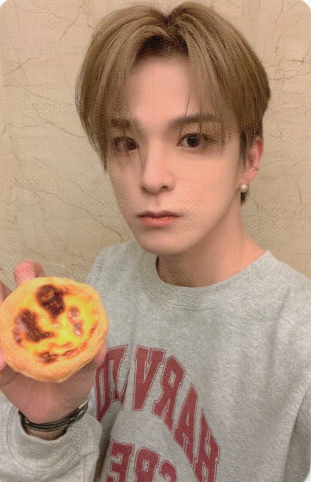 TREASURE Asahi Photocard