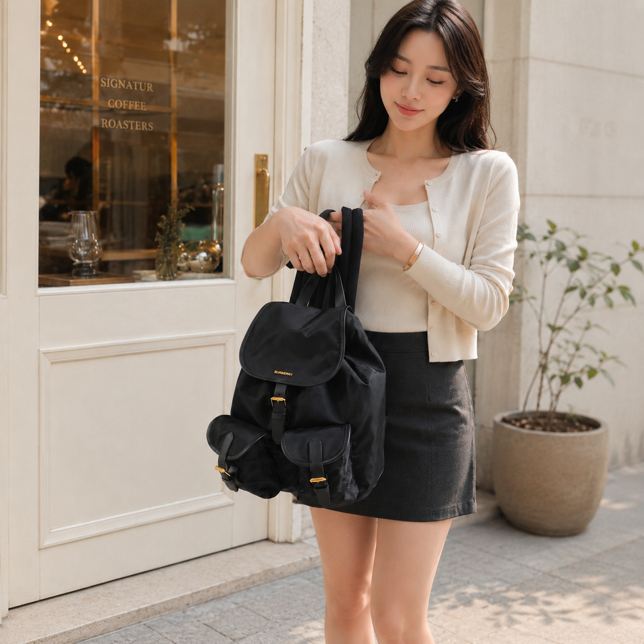 버버리 ENFIELD 엔필드 나일론 백팩 미디움 블랙 81092451