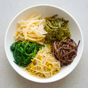 가정식 집반찬 밑반찬 비빔밥 여름 반찬배달 가게 비빔나물세트 300g 140여종