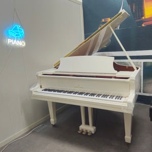영창그랜드피아노 Y-186