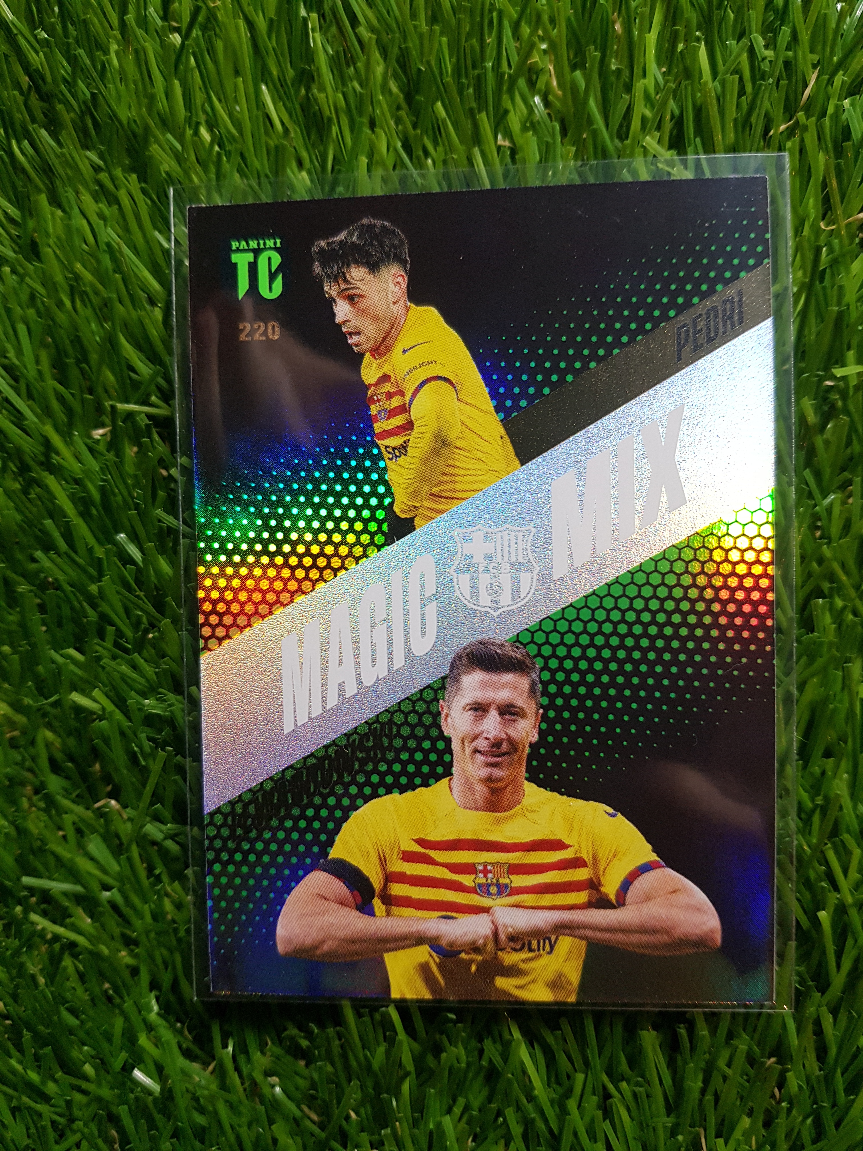 축구카드 Panini Top Class 2024 시리즈 Magic Mix 인서트 카드(번호 220) FC 바르셀로나 페드리(Pedri) & 로베르트 레반도프스키