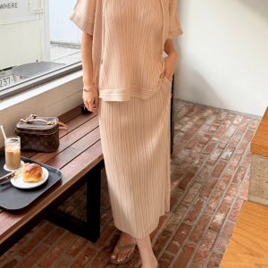밴나스 썸머 플리츠 프리미엄 후드 케이프 스커트 셋업 (베이지 단독색상)