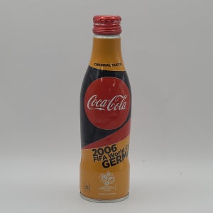 코카콜라 일본판 2018 피파 월드컵 역대 개최국 2006년 독일 스페셜 에디션 250ml 알루미늄 보틀 할인상품 경미한 찌그러짐