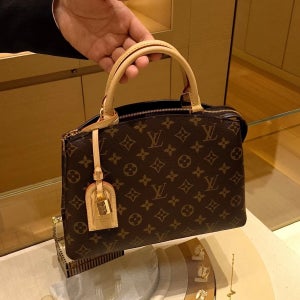 루이비통 쁘띠뜨 팔레 토트백 모노그램 M45900