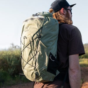 에어리어스 35 백팩 남녀공용 등산배낭 여행가방 경량방수 Aerios 35 Backpack