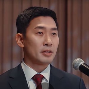 스몰웨딩 사회는 단역배우, 보이스크리에이터, 사회자 진성욱