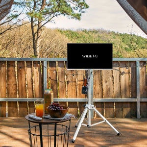와이드캠핑뷰 캠핑스탠드 티비가방 배터리 셋트 유 무선 QLED 60cm(24인치) FHD 스마트 TV 화이트에디션