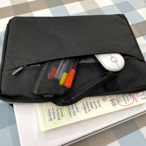 핸들형 태블릿 수납 슬리브 단품 충전기 정리 직장인 수납 서류 가방 13인치 블랙