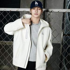 [MLB] 고프코어 메가로고 2L 커브 바람막이 LA (Cream) 3AWJB0264