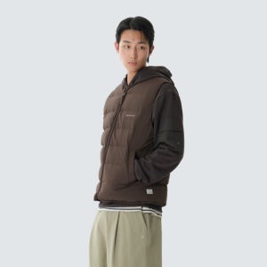 [스노우피크 어패럴] 랜드 경량 다운 베스트 Choco Brown (S26WMGDV60)