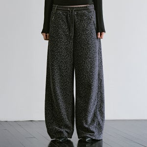[트리밍버드]Leopard Fleece Set-up Pants [ Charcoal ]