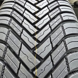 넥센타이어 올웨더 엔블루4시즌2 205/60R16 코나 니로 장착가능