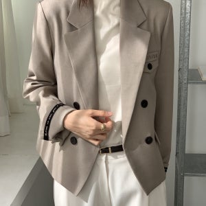 더블브레스트 레터링 커프 숏 가을 자켓