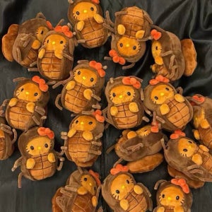 바퀴벌레 키티 인형 키링